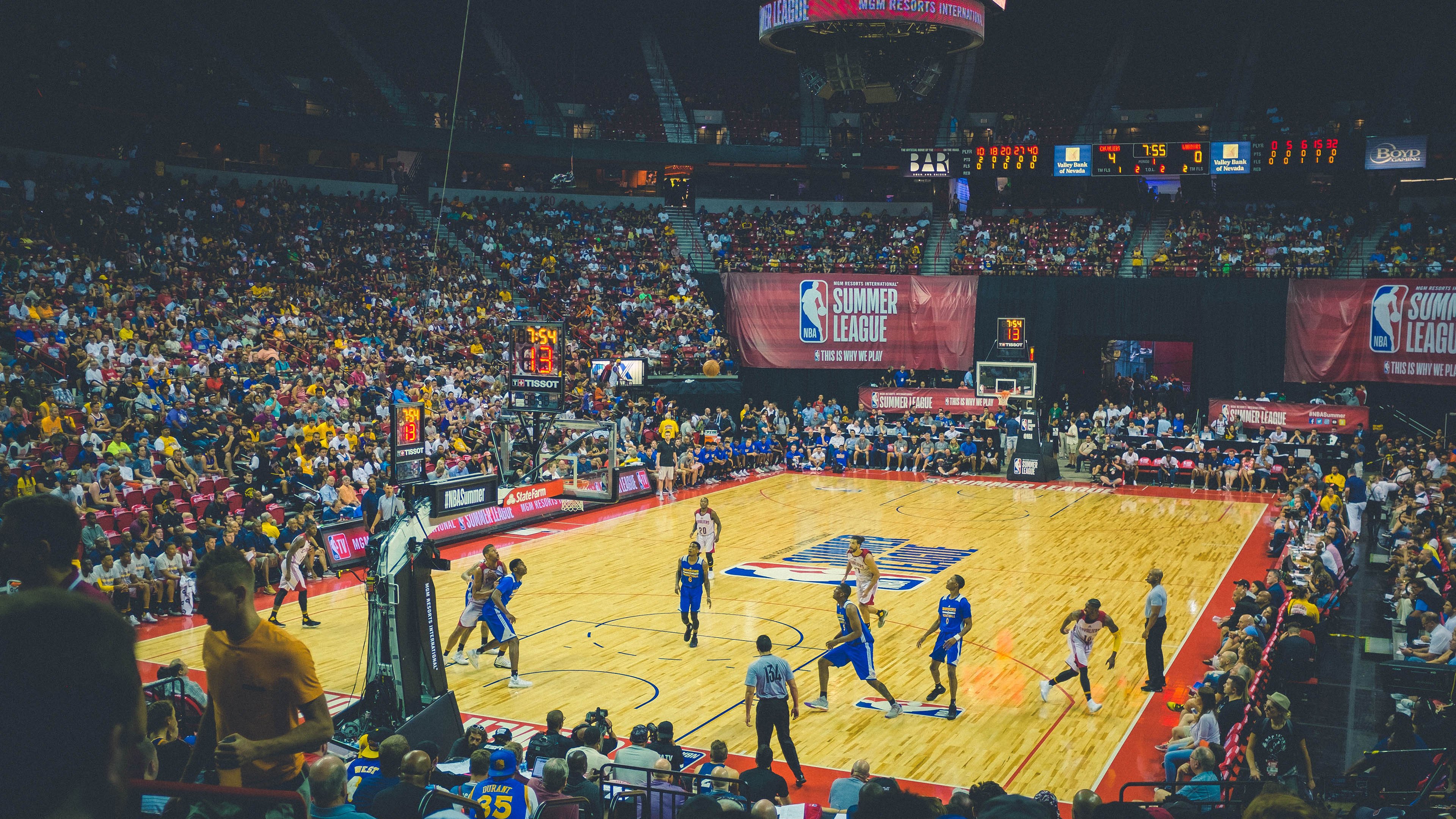 安东·李恩:全黑队的“中场战士”,无缝连接进攻与防守